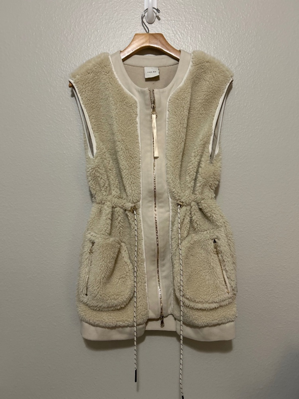 Varley fleece cream zip up vest w/ adjustable waist